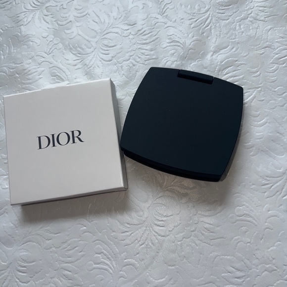 COPY - DIOR Compact Mirror - Picture 2 of 5